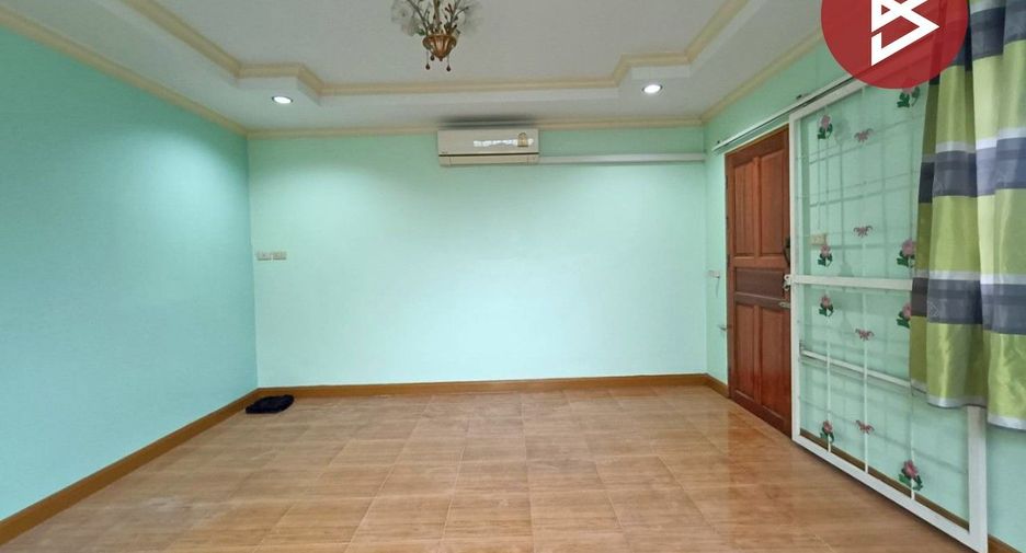 Casa adosada en venta de 4 habitaciones en Mueang Ratchaburi, Ratchaburi