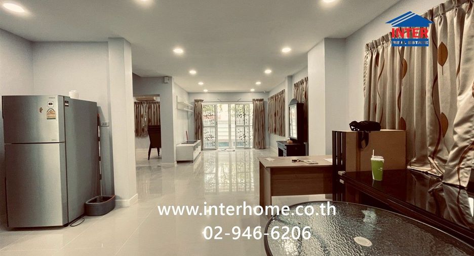 Haus zum Kauf mit 4 Zimmer in Khan Na Yao, Bangkok