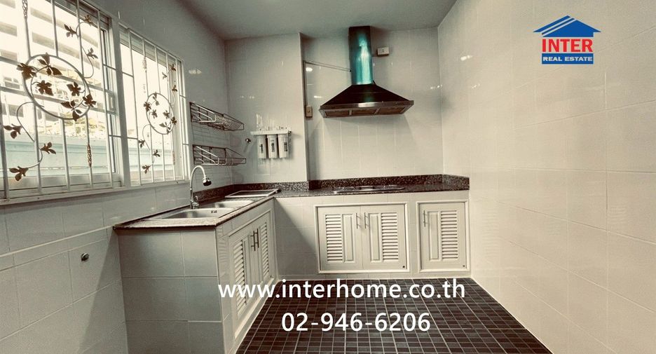 Haus zum Kauf mit 4 Zimmer in Khan Na Yao, Bangkok