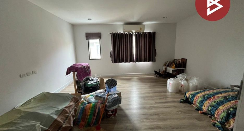 For sale 4 bedrooms retail Space in Ban Pho, Chachoengsao