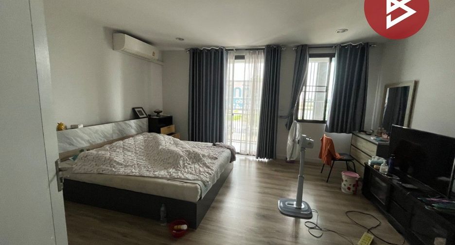 For sale 4 bedrooms retail Space in Ban Pho, Chachoengsao