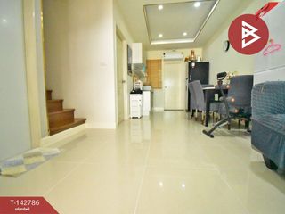 For sale 4 bedrooms townhouse in Mueang Samut Sakhon, Samut Sakhon