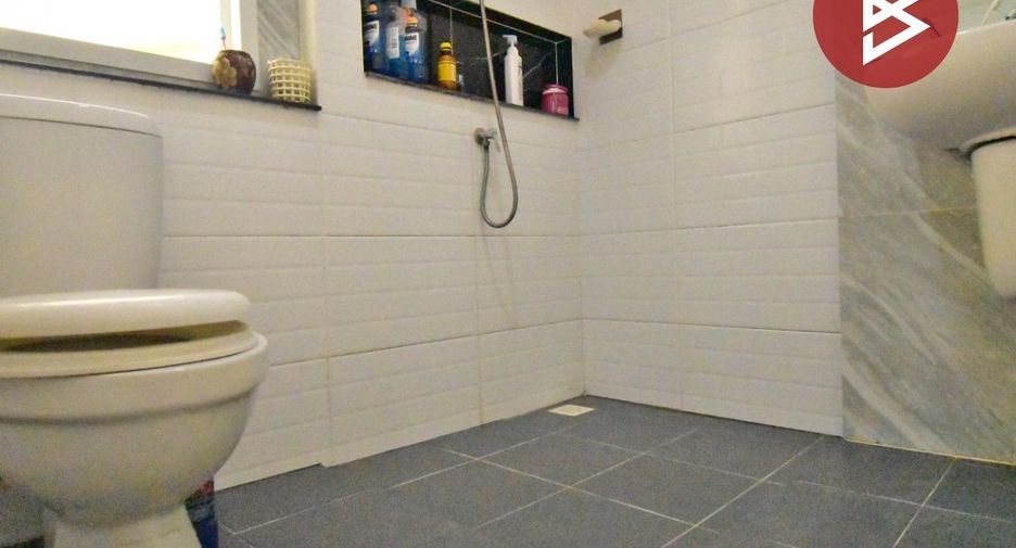 Reihenhaus zum Kauf mit 4 Zimmer in Mueang Samut Sakhon, Samut Sakhon