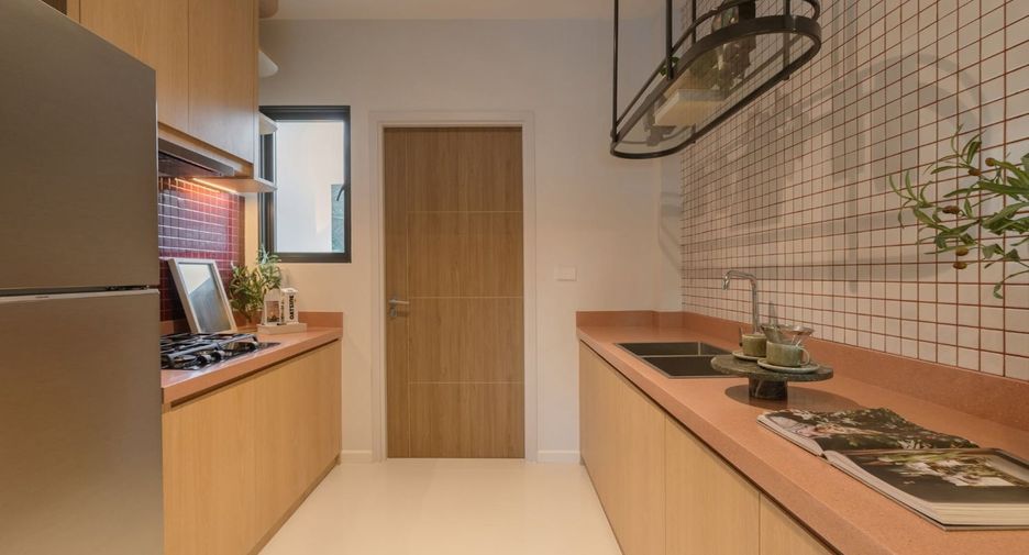 For sale 4 bedrooms house in East Pattaya, Pattaya