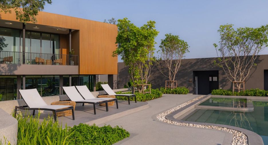 For sale 4 bedrooms house in East Pattaya, Pattaya