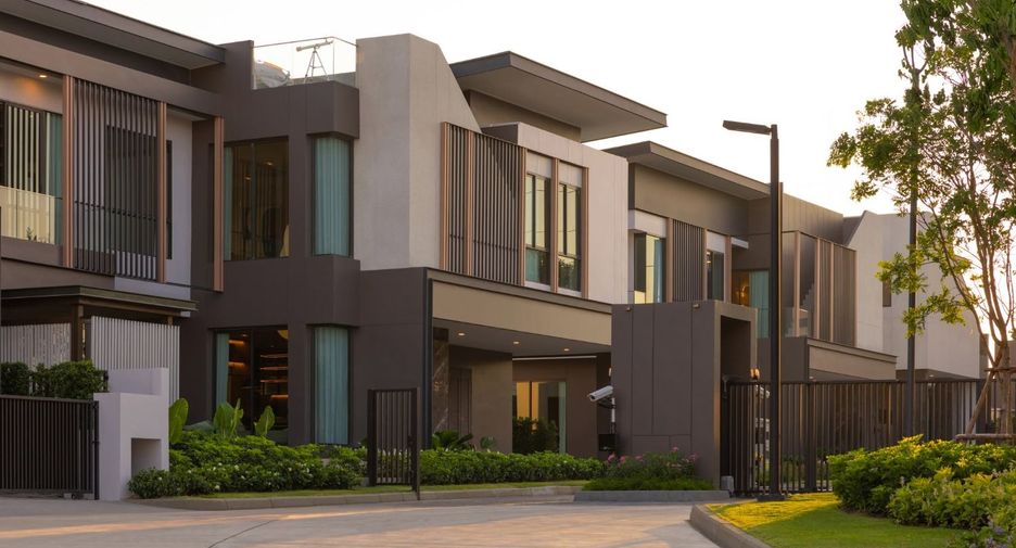 For sale 4 bedrooms house in East Pattaya, Pattaya