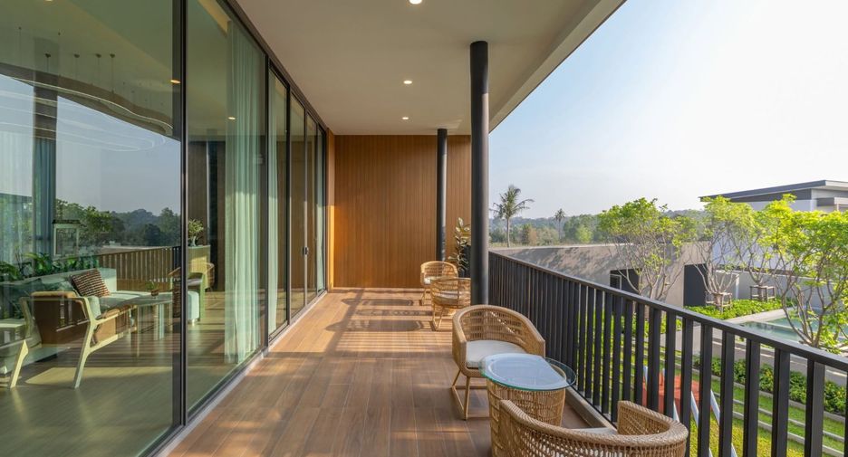 For sale 4 bedrooms house in East Pattaya, Pattaya