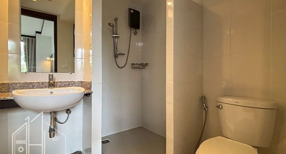 Condo en alquiler de 3 habitaciones en Watthana, Bangkok
