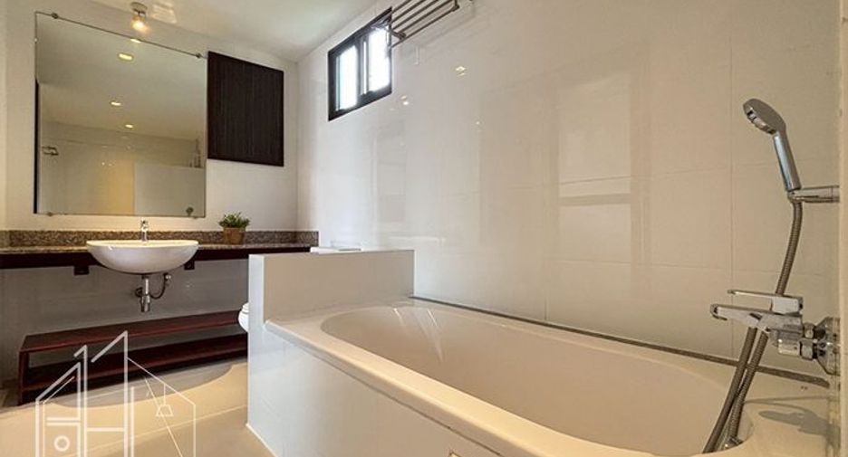 Condo en alquiler de 3 habitaciones en Watthana, Bangkok