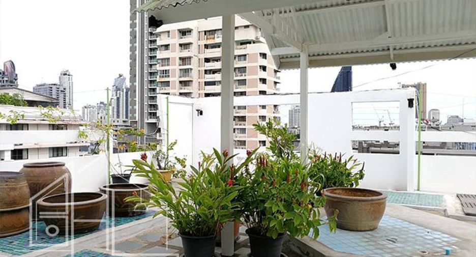 À louer 2 chambres condo à Khlong Toei, Bangkok