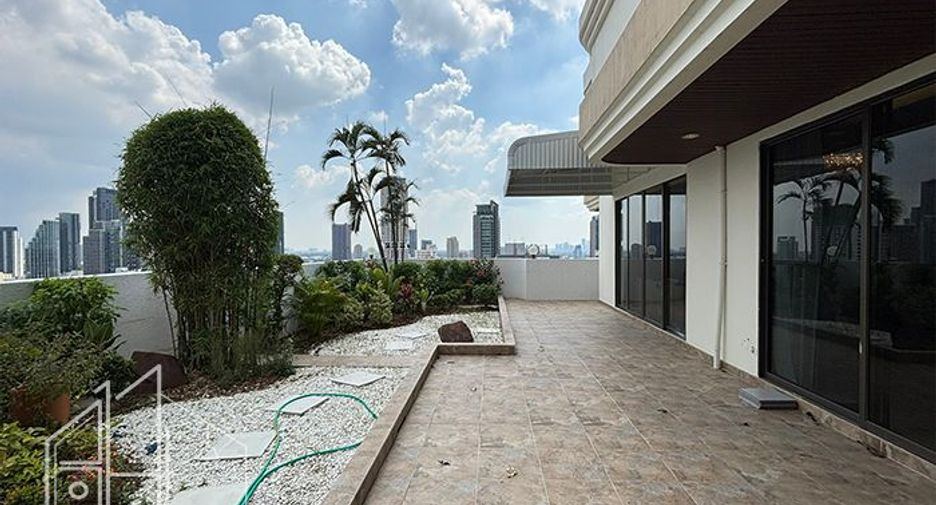 Condo en alquiler de 3 habitaciones en Watthana, Bangkok