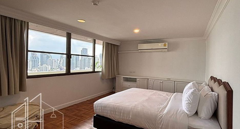 Condo en alquiler de 3 habitaciones en Watthana, Bangkok