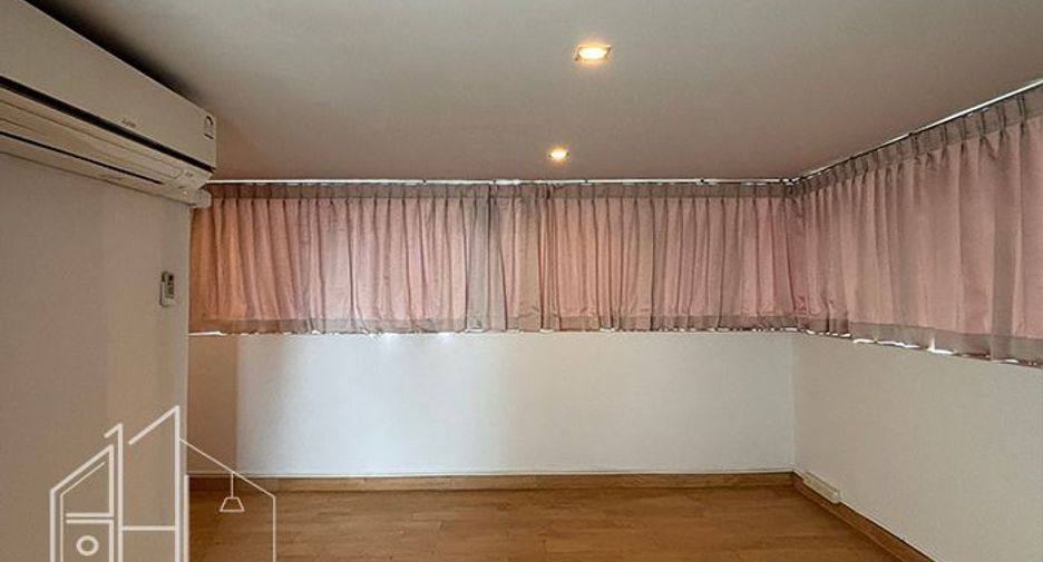 Condo en alquiler de 3 habitaciones en Watthana, Bangkok