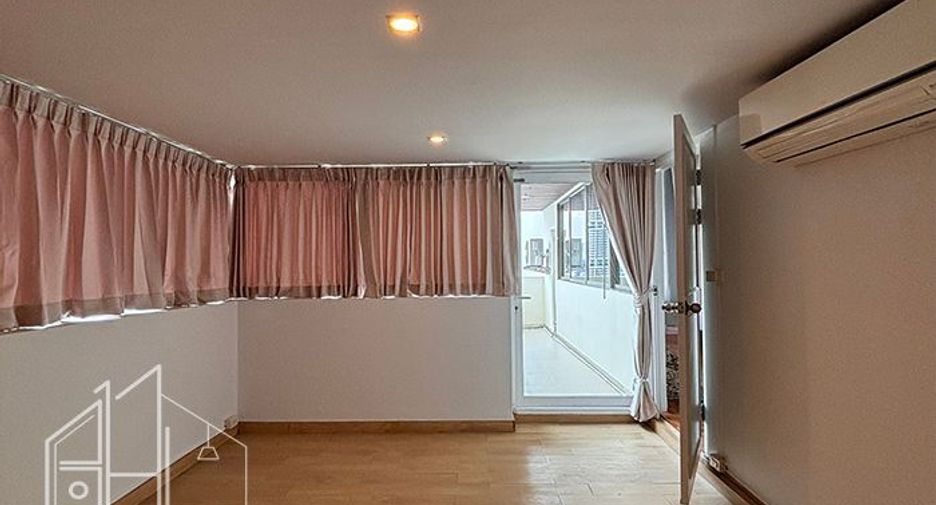 Condo en alquiler de 3 habitaciones en Watthana, Bangkok