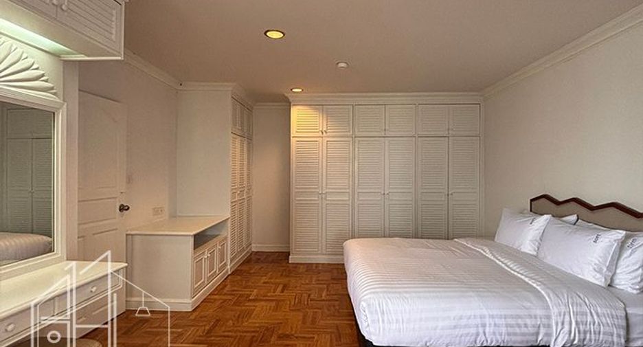 Condo en alquiler de 3 habitaciones en Watthana, Bangkok