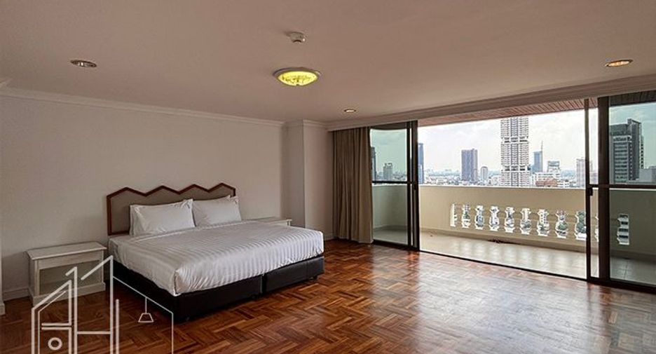 Condo en alquiler de 3 habitaciones en Watthana, Bangkok