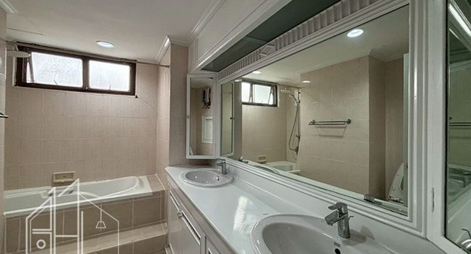 Apartamento en alquiler de 4 habitaciones en Watthana, Bangkok