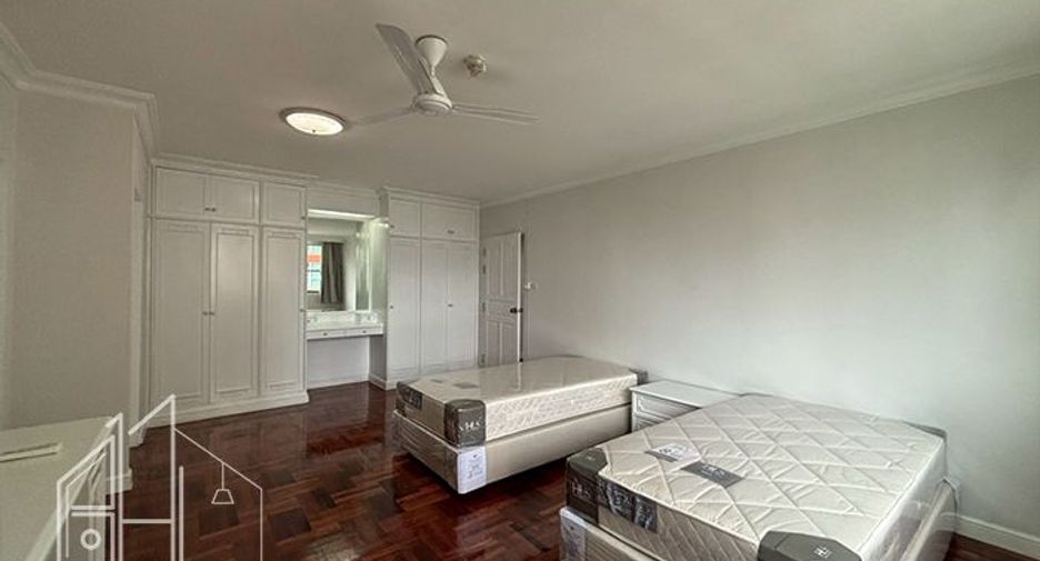 Apartamento en alquiler de 4 habitaciones en Watthana, Bangkok
