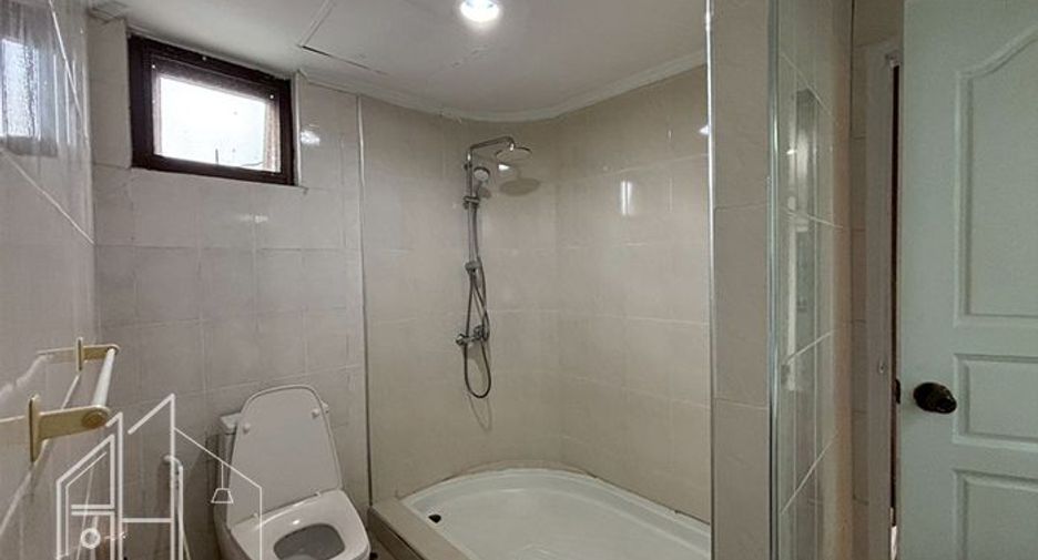 Apartamento en alquiler de 4 habitaciones en Watthana, Bangkok