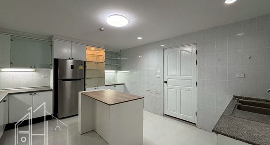 Apartamento en alquiler de 4 habitaciones en Watthana, Bangkok