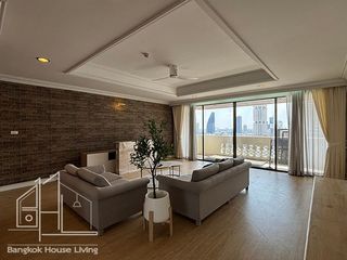 For rent 3 bedrooms condo in Watthana, Bangkok