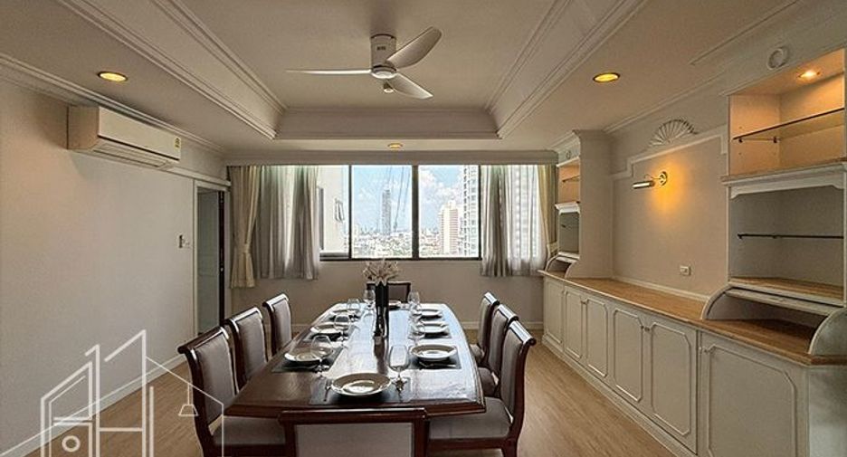 Condo en alquiler de 3 habitaciones en Watthana, Bangkok