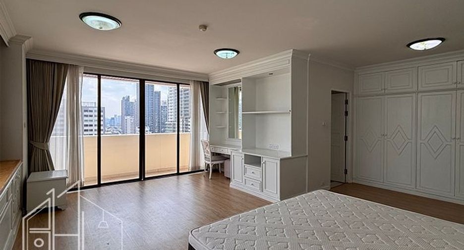 Condo en alquiler de 3 habitaciones en Watthana, Bangkok