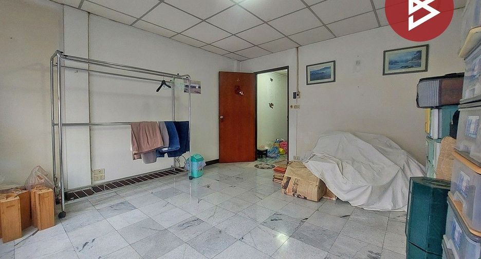 For sale 4 bedrooms townhouse in Chatuchak, Bangkok