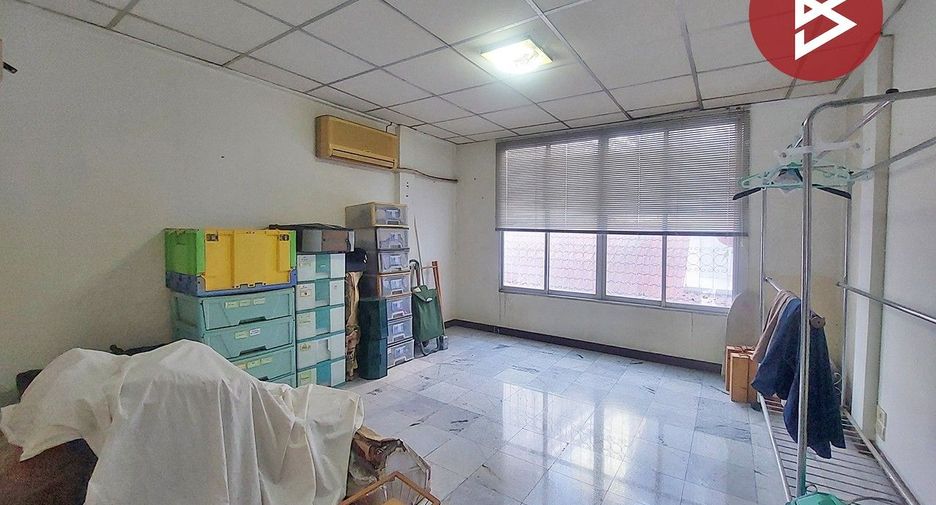 For sale 4 bedrooms townhouse in Chatuchak, Bangkok
