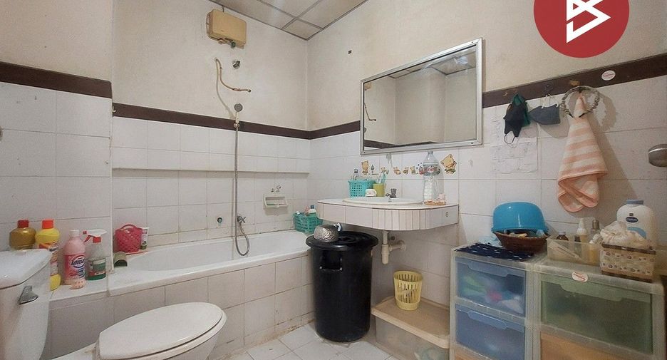 For sale 4 bedrooms townhouse in Chatuchak, Bangkok
