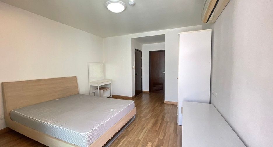 Wohnung zur Miete mit 3 Zimmer in Khlong Toei, Bangkok