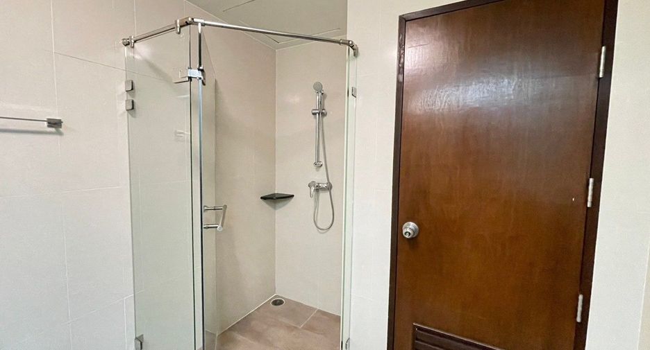 Wohnung zur Miete mit 3 Zimmer in Khlong Toei, Bangkok