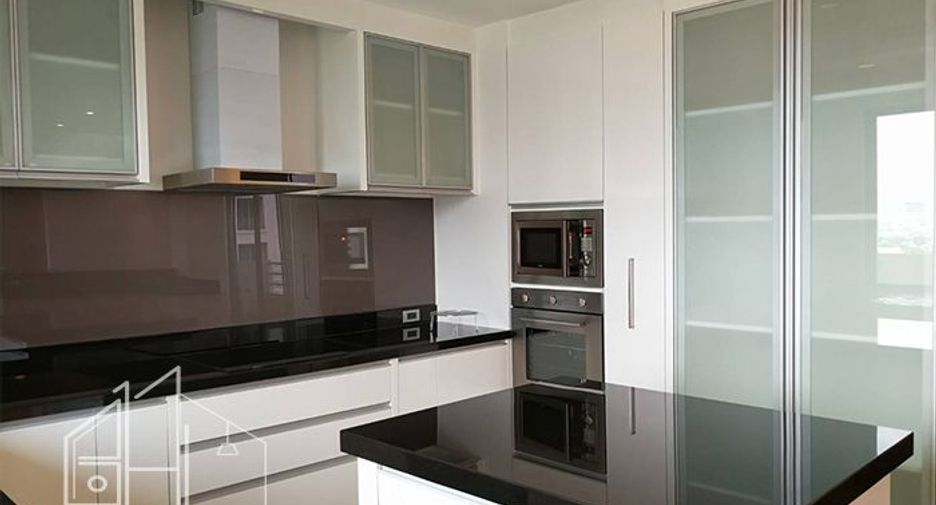 À louer 4 chambres appartement à Watthana, Bangkok