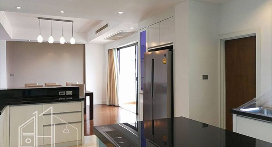 À louer 4 chambres appartement à Watthana, Bangkok