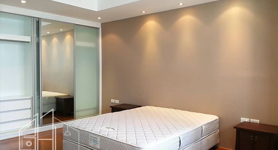 À louer 4 chambres appartement à Watthana, Bangkok
