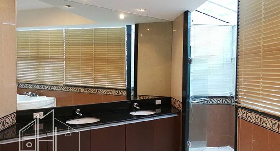 À louer 4 chambres appartement à Watthana, Bangkok