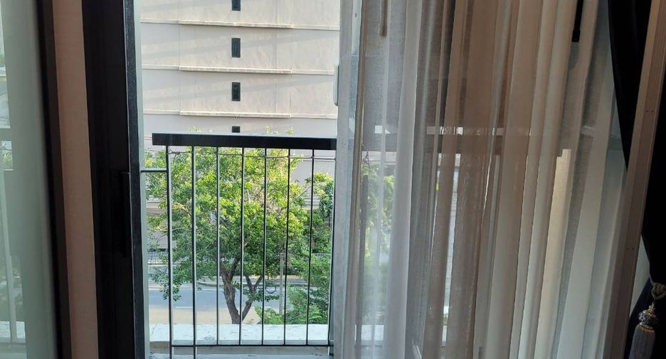 Condo en alquiler de 1 habitaciones en Phra Khanong, Bangkok