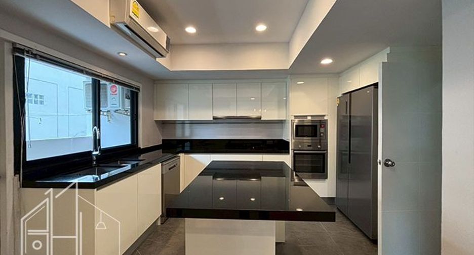 Apartment zur Miete mit 3 Zimmer in Watthana, Bangkok