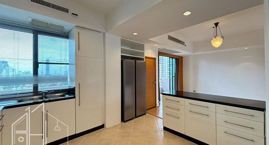 Wohnung zur Miete mit 3 Zimmer in Watthana, Bangkok