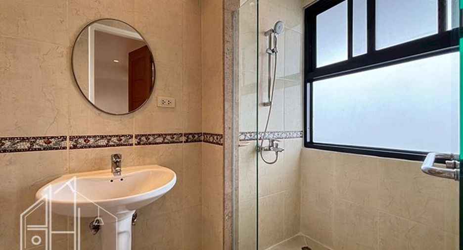 Wohnung zur Miete mit 3 Zimmer in Watthana, Bangkok
