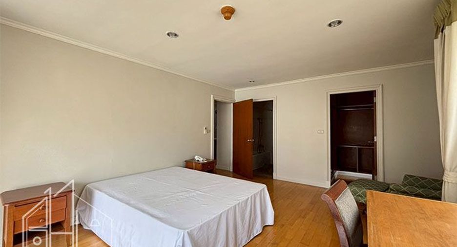 Condo en alquiler de 3 habitaciones en Khlong Toei, Bangkok