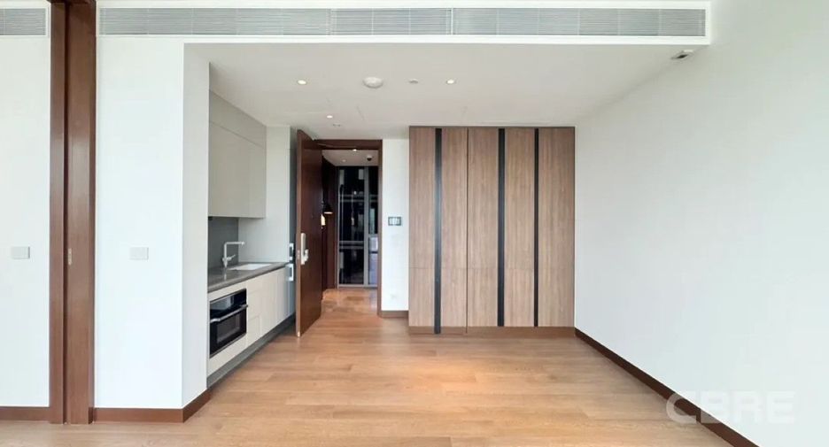 À louer et à vendre 1 chambre condo à Bang Rak, Bangkok