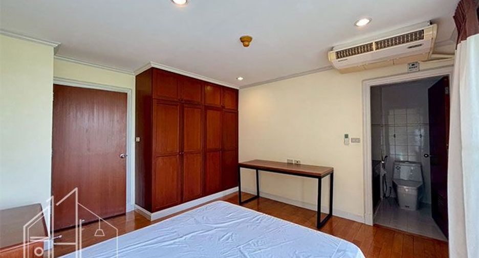 Condo en alquiler de 3 habitaciones en Khlong Toei, Bangkok