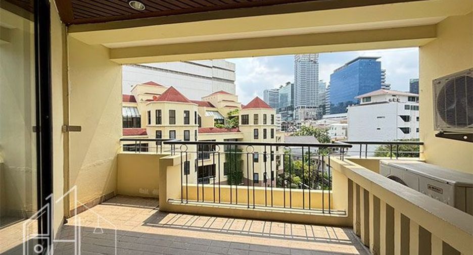Condo en alquiler de 3 habitaciones en Khlong Toei, Bangkok