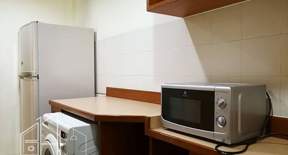 Apartamento en alquiler de 3 habitaciones en Khlong Toei, Bangkok