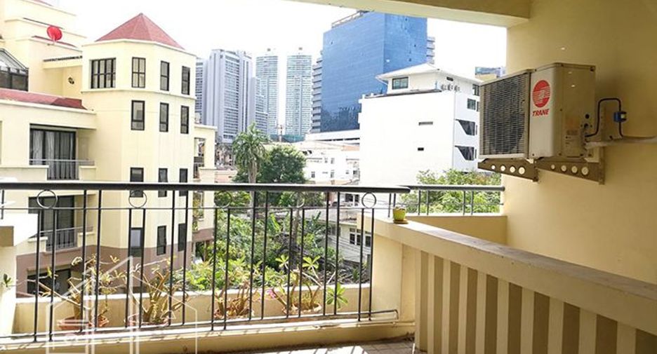Apartamento en alquiler de 3 habitaciones en Khlong Toei, Bangkok