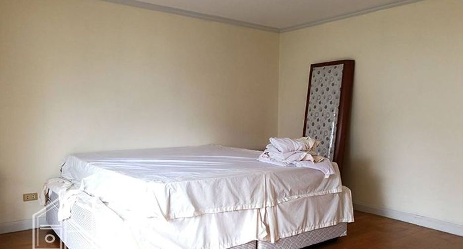 Apartamento en alquiler de 3 habitaciones en Khlong Toei, Bangkok
