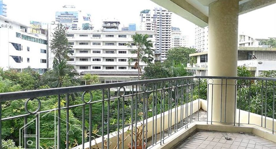 Apartamento en alquiler de 3 habitaciones en Khlong Toei, Bangkok