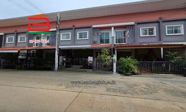 Casa adosada en venta de 3 habitaciones en Bang Khun Thian, Bangkok