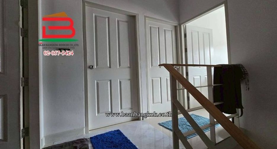 Casa adosada en venta de 3 habitaciones en Bang Khun Thian, Bangkok